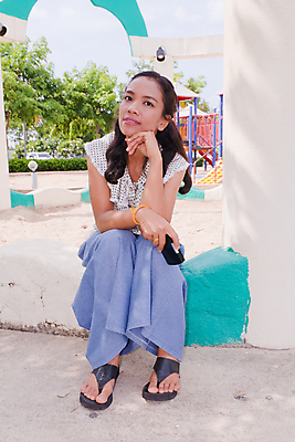 포토 JPG 해외이미지 나무 여자 여행 태국 휴가 휴식 손바닥 그림자 한명 앉기 풍경 물 여름 파란색 태양 여행객 평화 스파 꿈 잠 뜨거움 탈출 휴양지 장면 해먹 안다만 이국적 터키석 파라다이스 해외202004 해외포토 자연요소 식물 1 손 계절 아시아 바다 컬러 컨셉 모션 사람 장소 침대 보석 파일형식 이미지허브