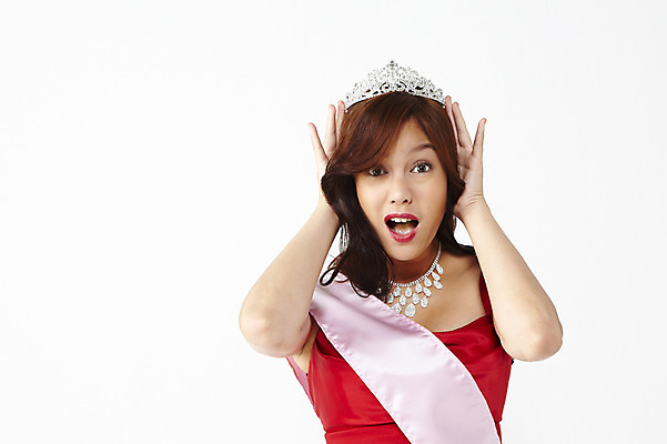 포토 JPG 스튜디오촬영 외국인 해외기획촬영 2012년태국 드레스 원피스 여자 포즈 목걸이 장신구 왕관 실내 한명 서기 누끼 사람 손짓 상반신 20대 성인 앞모습 뷰티 놀람 우아함 티아라 어깨띠 미인대회 콘테스트 특별함 여자만 여자한명만 성인여자만 청년만 청년여자만 성인한명만 청년여자한명만 성인여자한명만 성인만 국내포토 1 옷 감정 뷰포인트 컨셉 모션 표정 인종 청년 내부 대회 파일형식