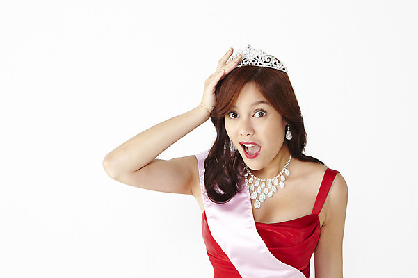 포토 JPG 스튜디오촬영 외국인 해외기획촬영 2012년태국 드레스 원피스 여자 포즈 목걸이 장신구 왕관 실내 한명 서기 누끼 사람 손짓 상반신 20대 성인 앞모습 뷰티 놀람 우아함 티아라 어깨띠 미인대회 콘테스트 특별함 여자만 여자한명만 성인여자만 청년만 청년여자만 성인한명만 청년여자한명만 성인여자한명만 성인만 국내포토 1 옷 감정 뷰포인트 컨셉 모션 표정 인종 청년 내부 대회 파일형식