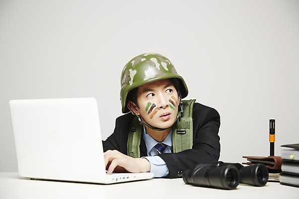 포토 JPG 스튜디오촬영 모자 교육 남자 비즈니스 회색배경 새출발 실내 한명 사람 앉기 동양인 정장 상반신 20대 성인 비즈니스라이프 노트북 컴퓨터 경쟁 망원경 군인 한국인 직장인 비즈니스맨 연습 신입사원 열정 철모 OJT 군모 연수 오제이티 직무교육 남자만 남자한명만 성인남자만 청년만 청년남자만 청년남자한명만 성인한명만 성인남자한명만 성인만 국내포토 직업 1 라이프스타일 잡화 옷 감정 백그라운드 컨셉 모션 새로움 인종 청년 내부 전자제품 회색 보호장비 출발 군용 국군 파일형식