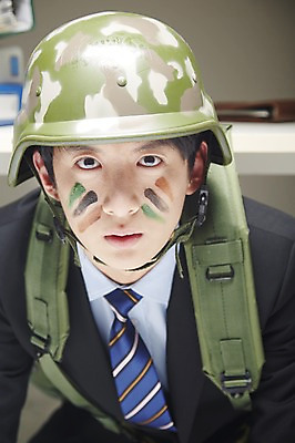 포토 JPG 스튜디오촬영 모자 교육 남자 비즈니스 회색배경 새출발 실내 한명 사람 앉기 동양인 정장 상반신 20대 성인 앞모습 비즈니스라이프 경쟁 군인 한국인 직장인 비즈니스맨 연습 신입사원 파일 열정 바인더 철모 OJT 군모 연수 오제이티 직무교육 남자만 남자한명만 성인남자만 청년만 청년남자만 청년남자한명만 성인한명만 성인남자한명만 성인만 국내포토 직업 1 라이프스타일 잡화 옷 감정 뷰포인트 백그라운드 컨셉 모션 새로움 인종 청년 내부 사무용품 회색 보호장비 출발 군용 국군 파일형식