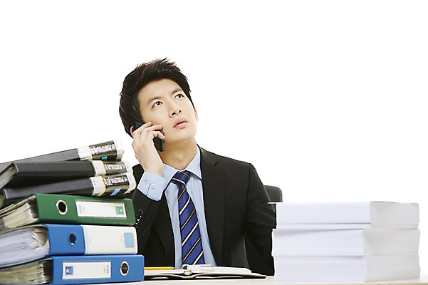 포토 JPG 스튜디오촬영 남자 비즈니스 새출발 스트레스 실내 한명 누끼 사람 앉기 동양인 정장 상반신 20대 성인 앞모습 비즈니스라이프 다이어리 한국인 직장인 비즈니스맨 작업실 신입사원 문서 파일 업무과다 통화 바인더 남자만 남자한명만 성인남자만 청년만 청년남자만 청년남자한명만 성인한명만 성인남자한명만 성인만 국내포토 직업 1 라이프스타일 옷 뷰포인트 모션 새로움 인종 청년 내부 사무용품 업무 출발 파일형식