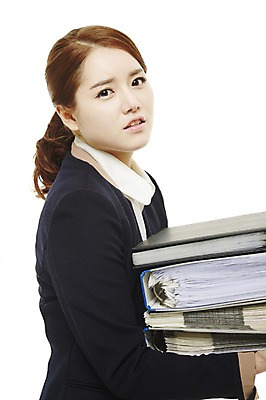 포토 JPG 스튜디오촬영 여자 비즈니스 새출발 스트레스 실내 한명 서기 누끼 사람 동양인 정장 상반신 20대 성인 비즈니스라이프 한국인 업무 직장인 비즈니스우먼 작업실 신입사원 문서 파일 업무과다 바인더 여자만 여자한명만 성인여자만 청년만 청년여자만 성인한명만 청년여자한명만 성인여자한명만 성인만 국내포토 직업 1 라이프스타일 옷 모션 새로움 인종 청년 내부 사무용품 작업 출발 파일형식