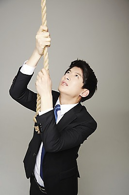 포토 JPG 스튜디오촬영 남자 밧줄 줄 비즈니스 회색배경 새출발 실내 한명 서기 사람 동양인 정장 상반신 20대 성인 믿음 희망 한국인 직장인 비즈니스맨 신용불량자 신용회복 회복 남자만 남자한명만 성인남자만 청년만 청년남자만 청년남자한명만 성인한명만 성인남자한명만 성인만 국내포토 직업 1 옷 감정 백그라운드 컨셉 모션 새로움 인종 청년 내부 금융 회색 출발 파일형식