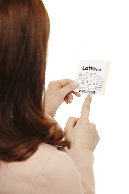 포토 JPG 스튜디오촬영 여자 비즈니스 성공 새출발 실내 한명 누끼 사람 동양인 정장 손짓 상반신 20대 성인 뒷모습 한국인 검지손가락 직장인 비즈니스우먼 복권 여자만 여자한명만 성인여자만 청년만 청년여자만 성인한명만 청년여자한명만 성인여자한명만 성인만 국내포토 직업 1 옷 뷰포인트 컨셉 손가락 모션 새로움 인종 청년 내부 출발 파일형식