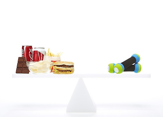 포토 JPG 스튜디오촬영 음료 음식 식재료 실내 건강 관리 저울 사람없음 운동 과자 건강관리 초콜릿 운동기구 아령 감자튀김 햄버거 캔 인스턴트 콜라 건강식품 국내포토 디저트 감자 패스트푸드 내부 헬스 튀김 탄산음료 파일형식