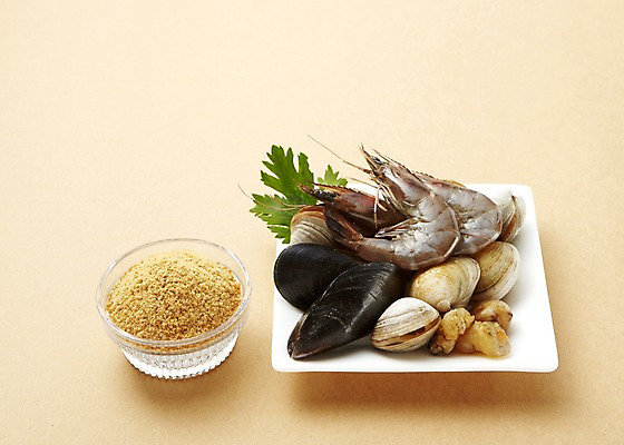 포토 JPG 스튜디오촬영 그릇 접시 음식 식재료 조개 새우 실내 건강 관리 사람없음 건강관리 조미료 해산물 홍합 건강식품 화학조미료 생새우 국내포토 식기 어패류 갑각류 내부 향미료 파일형식