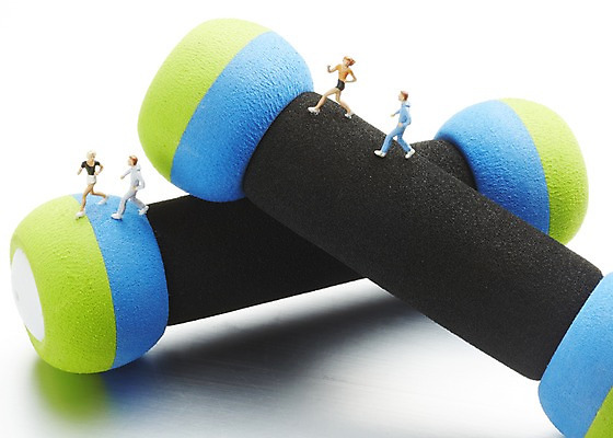 포토 JPG 스튜디오촬영 인형 실내 건강 관리 근접촬영 사람없음 아웃포커스 장난감 조깅 운동 건강관리 운동기구 아령 미니어처 피규어 기구 도구 국내포토 뷰포인트 촬영기법 내부 모형 헬스 파일형식