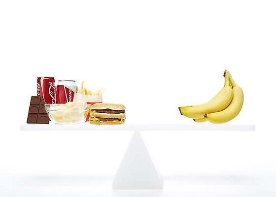 포토 JPG 스튜디오촬영 음료 음식 과일 식재료 바나나 실내 건강 관리 저울 사람없음 과자 건강관리 초콜릿 감자튀김 햄버거 캔 인스턴트 콜라 건강식품 국내포토 디저트 감자 패스트푸드 내부 튀김 탄산음료 파일형식