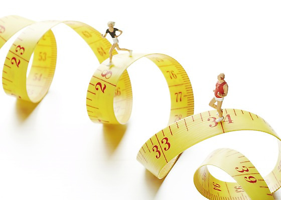 포토 JPG 스튜디오촬영 인형 실내 줄자 건강 관리 근접촬영 사람없음 아웃포커스 장난감 조깅 운동 건강관리 미니어처 피규어 국내포토 뷰포인트 촬영기법 자 내부 모형 파일형식