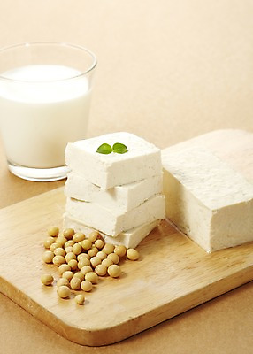 포토 JPG 스튜디오촬영 음료 음식 식재료 잔 콩 도마 실내 관리 근접촬영 사람없음 아웃포커스 우유 두부 건강식품 국내포토 식기 뷰포인트 주방용품 유제품 곡류 촬영기법 건강 내부 파일형식