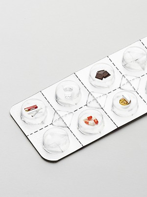 포토 JPG 스튜디오촬영 음식 식재료 의학 담배 실내 건강 관리 사람없음 치료 알약 약 건강관리 초콜릿 건강식품 라이터 콘샐러드 국내포토 디저트 내부 샐러드 파일형식