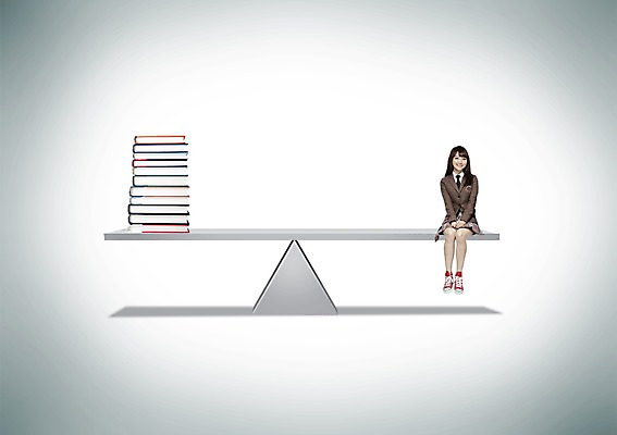 전신 PSD 편집 편집이미지 학생 여학생 여자 교육 교복 청소년 고등학생 저울 한명 웃음 사람 앉기 동양인 10대 책 쌓기 한국인 무게 균형 여자만 여자한명만 십대만 십대여자만 십대여자한명만 이미지편집 1 옷 모션 표정 인종 파일형식