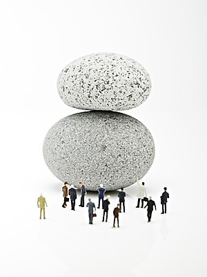 포토 JPG 스튜디오촬영 인형 백그라운드 컨셉 실내 사람없음 장난감 쌓기 모형 미니어처 피규어 돌_바위 조약돌 광석 국내포토 모션 내부 파일형식