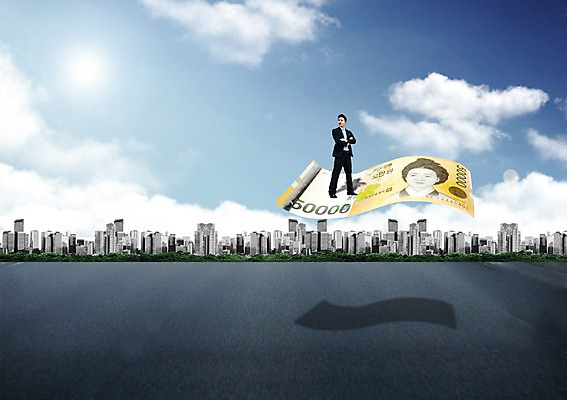 전신 PSD 구름 편집 편집이미지 라이프스타일 건축물 남자 지폐 돈 비즈니스 하늘 한명 서기 사람 동양인 정장 손짓 빌딩 성인 건물 금융 경제 비즈니스라이프 태양 반사 팔짱 한국인 직장인 남자만 남자한명만 성인남자만 성인만 이미지편집 자연요소 직업 1 옷 건축 모션 인종 생활 재산 파일형식