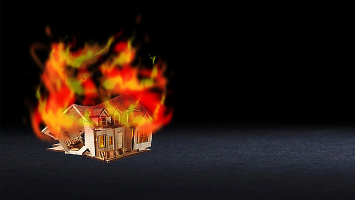 PSD 편집이미지 불 부동산 불꽃 바닥 주택 사람없음 건물 경제 미니어처 화재 붕괴 이미지편집 자연요소 건축물 모형 재산 사건 파일형식