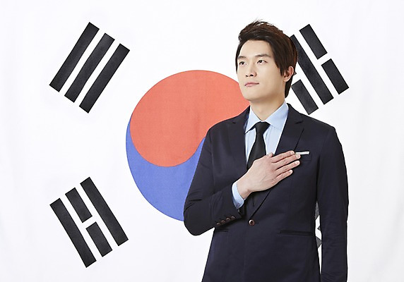 포토 JPG 스튜디오촬영 남자 캠페인 비즈니스 실내 한명 서기 사람 동양인 정장 손짓 상반신 20대 성인 한국인 직장인 비즈니스맨 공익캠페인 국기 태극기 삼일절 애국심 광복절 국기에대한경례 국민의례 나라사랑 애국자 남자만 남자한명만 성인남자만 청년만 청년남자만 청년남자한명만 성인한명만 성인남자한명만 성인만 국내포토 직업 1 옷 모션 인종 청년 내부 공휴일 국경일 경례 파일형식