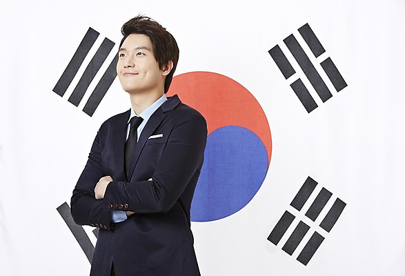 포토 JPG 스튜디오촬영 남자 캠페인 비즈니스 실내 한명 서기 미소 웃음 사람 동양인 정장 상반신 20대 성인 팔짱 한국인 직장인 비즈니스맨 공익캠페인 국기 태극기 애국심 나라사랑 애국자 남자만 남자한명만 성인남자만 청년만 청년남자만 청년남자한명만 성인한명만 성인남자한명만 성인만 국내포토 직업 1 옷 모션 표정 인종 청년 내부 파일형식