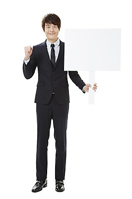 포토 JPG 스튜디오촬영 전신 배너 남자 캠페인 비즈니스 안내 사각프레임 프레임 광고판 실내 틀 한명 서기 미소 웃음 들기 누끼 사람 동양인 정장 손짓 20대 성인 앞모습 파이팅 주먹 팻말 한국인 직장인 비즈니스맨 공익캠페인 투표 선거 민주주의 사회이슈 알림 남자만 남자한명만 성인남자만 청년만 청년남자만 청년남자한명만 성인한명만 성인남자한명만 성인만 유권자 국내포토 직업 1 옷 뷰포인트 컨셉 모션 알림판 표정 인종 청년 내부 사각형 판 파일형식