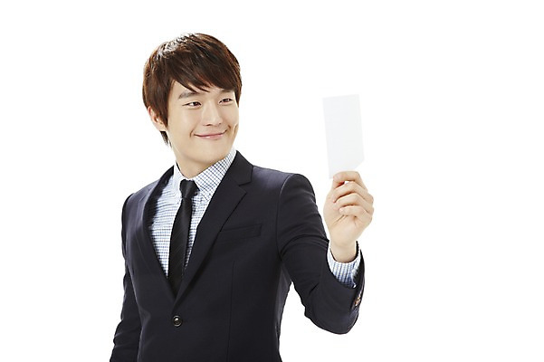 포토 JPG 스튜디오촬영 남자 캠페인 비즈니스 실내 한명 서기 미소 웃음 들기 누끼 사람 동양인 정장 상반신 20대 성인 한국인 직장인 비즈니스맨 공익캠페인 투표 선거 민주주의 사회이슈 투표용지 남자만 남자한명만 성인남자만 청년만 청년남자만 청년남자한명만 성인한명만 성인남자한명만 성인만 유권자 국내포토 직업 1 옷 컨셉 모션 표정 인종 청년 내부 파일형식