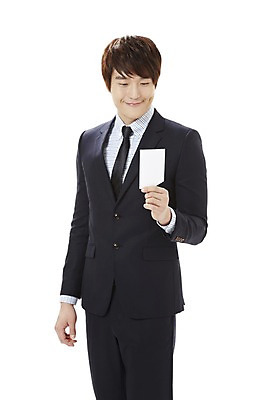 포토 JPG 스튜디오촬영 남자 캠페인 비즈니스 실내 한명 서기 미소 웃음 들기 누끼 사람 동양인 정장 20대 성인 한국인 직장인 비즈니스맨 공익캠페인 투표 선거 민주주의 사회이슈 투표용지 남자만 남자한명만 성인남자만 청년만 청년남자만 청년남자한명만 성인한명만 성인남자한명만 성인만 유권자 국내포토 직업 1 옷 컨셉 모션 표정 인종 청년 내부 파일형식