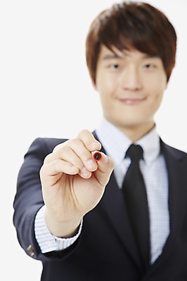 포토 JPG 스튜디오촬영 남자 캠페인 비즈니스 실내 한명 서기 미소 웃음 들기 누끼 사람 동양인 정장 상반신 20대 성인 앞모습 아웃포커스 도장 한국인 직장인 비즈니스맨 공익캠페인 투표 선거 민주주의 사회이슈 남자만 남자한명만 성인남자만 청년만 청년남자만 청년남자한명만 성인한명만 성인남자한명만 성인만 유권자 국내포토 직업 1 옷 뷰포인트 컨셉 모션 촬영기법 표정 인종 청년 내부 파일형식