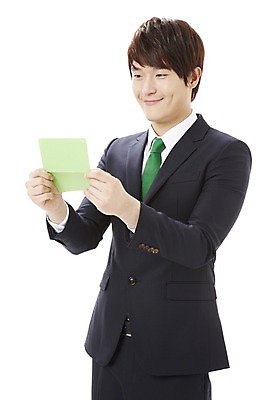 포토 JPG 스튜디오촬영 남자 캠페인 비즈니스 실내 한명 서기 미소 웃음 들기 누끼 사람 동양인 정장 20대 성인 자연보호 환경 그린캠페인 저축 한국인 직장인 비즈니스맨 공익캠페인 보호 사회이슈 환경보전 에코 친환경 통장 남자만 남자한명만 성인남자만 청년만 청년남자만 청년남자한명만 성인한명만 성인남자한명만 성인만 그린슈머 국내포토 직업 1 옷 컨셉 모션 자연 표정 인종 청년 내부 금융 파일형식