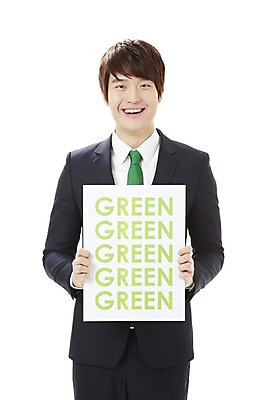 포토 JPG 스튜디오촬영 배너 남자 캠페인 비즈니스 안내 사각프레임 프레임 광고판 실내 틀 한명 서기 미소 웃음 들기 누끼 사람 동양인 정장 20대 성인 앞모습 자연보호 환경 그린캠페인 한국인 직장인 비즈니스맨 공익캠페인 보호 사회이슈 알림 환경보전 에코 친환경 남자만 남자한명만 성인남자만 청년만 청년남자만 청년남자한명만 성인한명만 성인남자한명만 성인만 그린슈머 국내포토 직업 1 옷 뷰포인트 컨셉 모션 자연 알림판 표정 인종 청년 내부 사각형 판 파일형식