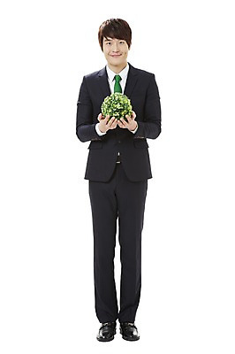포토 JPG 스튜디오촬영 전신 식물 남자 캠페인 비즈니스 공 실내 한명 서기 미소 웃음 들기 누끼 사람 동양인 정장 20대 성인 앞모습 자연보호 환경 그린캠페인 한국인 직장인 비즈니스맨 공익캠페인 보호 사회이슈 환경보전 에코 친환경 잔디공 남자만 남자한명만 성인남자만 청년만 청년남자만 청년남자한명만 성인한명만 성인남자한명만 성인만 그린슈머 국내포토 직업 1 옷 뷰포인트 컨셉 모션 자연 표정 인종 청년 내부 파일형식