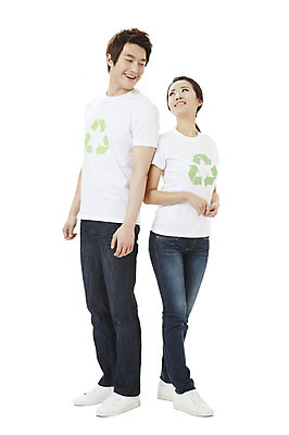 포토 JPG 스튜디오촬영 전신 여자 남자 캠페인 실내 서기 미소 웃음 누끼 사람 동양인 20대 성인 두명 옆모습 자연보호 환경 그린캠페인 재활용 한국인 등맞대기 공익캠페인 보호 사회이슈 심볼 환경보전 에코 친환경 청년만 성인만 그린슈머 국내포토 뷰포인트 컨셉 모션 자연 표정 인종 청년 내부 파일형식