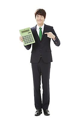 포토 JPG 스튜디오촬영 전신 남자 캠페인 비즈니스 실내 한명 서기 미소 웃음 들기 누끼 사람 동양인 정장 손짓 20대 성인 앞모습 자연보호 환경 그린캠페인 한국인 계산기 검지손가락 가리킴 직장인 비즈니스맨 공익캠페인 계산 보호 사회이슈 환경보전 에코 친환경 남자만 남자한명만 성인남자만 청년만 청년남자만 청년남자한명만 성인한명만 성인남자한명만 성인만 그린슈머 국내포토 직업 1 옷 뷰포인트 컨셉 손가락 모션 자연 문구용품 표정 인종 청년 내부 장비 파일형식