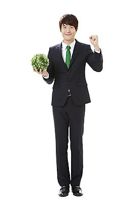 포토 JPG 스튜디오촬영 전신 식물 남자 캠페인 비즈니스 공 실내 한명 서기 미소 웃음 들기 누끼 사람 동양인 정장 손짓 20대 성인 앞모습 자연보호 환경 그린캠페인 파이팅 주먹 한국인 직장인 비즈니스맨 공익캠페인 보호 사회이슈 환경보전 에코 친환경 잔디공 남자만 남자한명만 성인남자만 청년만 청년남자만 청년남자한명만 성인한명만 성인남자한명만 성인만 그린슈머 국내포토 직업 1 옷 뷰포인트 컨셉 모션 자연 표정 인종 청년 내부 파일형식