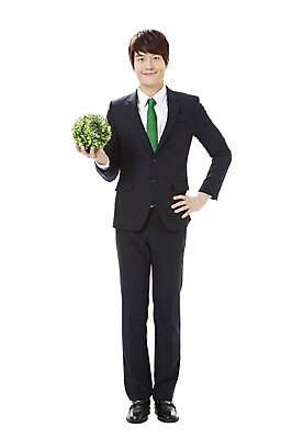 포토 JPG 스튜디오촬영 전신 식물 남자 캠페인 허리손 비즈니스 공 실내 한명 서기 미소 웃음 들기 누끼 사람 동양인 정장 20대 성인 앞모습 자연보호 환경 그린캠페인 한국인 직장인 비즈니스맨 공익캠페인 보호 사회이슈 환경보전 에코 친환경 잔디공 남자만 남자한명만 성인남자만 청년만 청년남자만 청년남자한명만 성인한명만 성인남자한명만 성인만 그린슈머 국내포토 직업 1 옷 뷰포인트 포즈 컨셉 모션 자연 표정 인종 청년 내부 파일형식