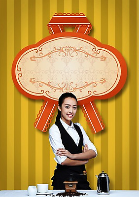 PSD 외국인 편집 편집이미지 직업 여자 커피 음료 탁자 주전자 프레임 한명 서기 웃음 사람 동양인 손짓 상반신 성인 팔짱 원두 끈 차 커피잔 찻잔 낟알 알림 원두커피 바리스타 분쇄기 여자만 여자한명만 성인여자만 성인만 이미지편집 1 가구 모션 주방용품 잔 표정 인종 파일형식