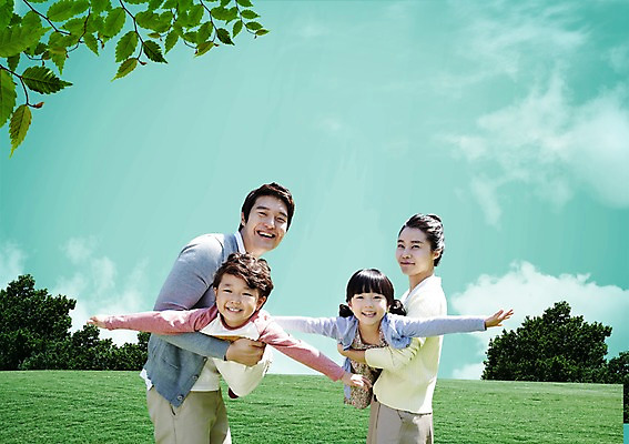 PSD 나무 식물 구름 편집이미지 여자 남자 딸 아들 어린이 여행 포즈 가족 모션 하늘 엄마 나뭇잎 서기 웃음 들기 사람 동양인 손짓 소녀 소년 잔디 여러명 성인 한국인 나뭇가지 아빠 이미지편집 자연요소 다수 잎 관계 표정 인종 파일형식