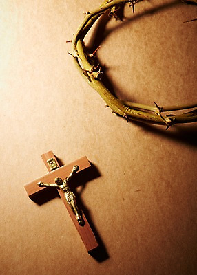 포토 JPG 스튜디오촬영 기독교 종교 백그라운드 십자가 종교용품 기독교용품 실내 사람없음 조각상 예수 가시 오브젝트 관 가시면류관 관_장례 국내포토 내부 조형물 신_종교 장례용품 파일형식