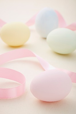 포토 JPG 스튜디오촬영 리본 기독교 종교 백그라운드 종교용품 부활절 기독교용품 실내 근접촬영 사람없음 아웃포커스 계란 끈 오브젝트 국내포토 기념일 뷰포인트 촬영기법 내부 알 파일형식