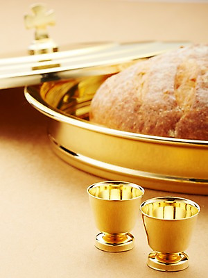 포토 JPG 스튜디오촬영 그릇 식기 기독교 종교 음식 빵 백그라운드 종교용품 잔 기독교용품 실내 근접촬영 사람없음 아웃포커스 뚜껑 오브젝트 성찬기 국내포토 뷰포인트 촬영기법 내부 파일형식