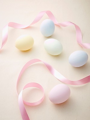 포토 JPG 스튜디오촬영 리본 기독교 종교 백그라운드 종교용품 부활절 기독교용품 실내 근접촬영 사람없음 아웃포커스 계란 끈 오브젝트 국내포토 기념일 뷰포인트 촬영기법 내부 알 파일형식