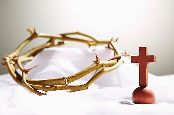 포토 JPG 스튜디오촬영 기독교 종교 배경화면 백그라운드 십자가 종교용품 기독교용품 실내 근접촬영 사람없음 아웃포커스 가시 천 오브젝트 관 가시면류관 관_장례 국내포토 뷰포인트 촬영기법 내부 직물 장례용품 파일형식