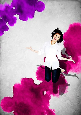 전신 PSD 편집이미지 여자 포즈 와이셔츠 모션 맨발 짧은머리 한명 사람 동양인 20대 성인 앞모습 달리기 점프 한국인 자유 청바지 진 여자만 여자한명만 성인여자만 청년만 청년여자만 성인한명만 청년여자한명만 성인여자한명만 성인만 이미지편집 1 헤어스타일 뷰포인트 컨셉 셔츠 바지 발 인종 청년 파일형식