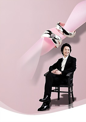 전신 PSD 편집이미지 남자 신랑 결혼 의자 한명 사람 앉기 동양인 정장 성인 한국인 다리꼬기 반지 남자만 남자한명만 성인남자만 성인만 이미지편집 1 옷 가구 장신구 모션 인종 이벤트 파일형식