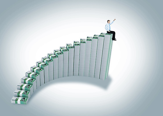 전신 PSD 서양인 외국인 편집이미지 남자 지폐 돈 비즈니스 한명 사람 앉기 정장 성인 금융 경제 3D 계단 가리킴 비즈니스맨 남자만 남자한명만 성인남자만 성인만 편집3D 1 옷 모션 인종 손짓 직장인 재산 디지털합성 파일형식