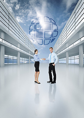 주간 전신 PSD 서양인 외국인 구름 편집이미지 여자 남자 비즈니스 하늘 악수 협상 서기 사람 성인 야외 두명 건물 글로벌 3D 공간 합성 성인만 편집3D 자연요소 건축물 모션 인종 손짓 디지털합성 파일형식