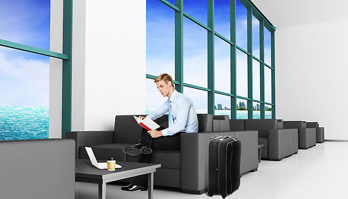 전신 PSD 서양인 외국인 편집이미지 남자 여유 커피 비즈니스 실내 한명 사람 앉기 정장 성인 책 노트북 소파 독서 3D 캐리어 공간 비즈니스맨 기다림 공항 출장 남자만 남자한명만 성인남자만 성인만 편집3D 1 옷 감정 음료 의자 교통시설 모션 인종 내부 전자제품 여행가방 직장인 디지털합성 파일형식