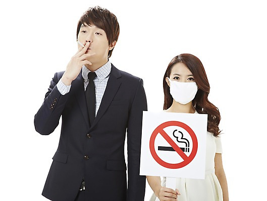 포토 JPG 스튜디오촬영 여자 남자 캠페인 비즈니스 흡연 담배 알림판 실내 건강 경고 마스크 서기 누끼 사람 동양인 상반신 20대 성인 두명 건강관리 팻말 한국인 금지 직장인 비즈니스맨 비즈니스우먼 공익캠페인 사회이슈 알림 금연 청년만 성인만 국내포토 직업 컨셉 모션 프레임 관리 인종 청년 내부 파일형식