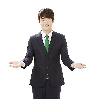 포토 JPG 스튜디오촬영 남자 캠페인 비즈니스 모션 안내 실내 한명 서기 미소 웃음 누끼 사람 동양인 손짓 20대 성인 한국인 직장인 비즈니스맨 공익캠페인 알림 남자만 남자한명만 성인남자만 청년만 청년남자만 청년남자한명만 성인한명만 성인남자한명만 성인만 국내포토 직업 1 표정 인종 청년 내부 파일형식