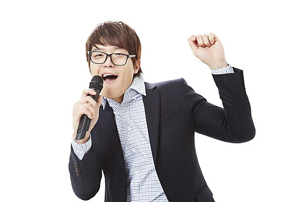 포토 JPG 스튜디오촬영 남자 캠페인 비즈니스 노래 실내 한명 서기 누끼 사람 동양인 상반신 20대 성인 비즈니스라이프 한국인 직장인 비즈니스맨 공익캠페인 만취 사회이슈 음주 마이크 음주문화 술주정 무선마이크 남자만 남자한명만 성인남자만 청년만 청년남자만 청년남자한명만 성인한명만 성인남자한명만 성인만 국내포토 직업 1 라이프스타일 음악 음향기기 컨셉 모션 인종 청년 내부 술취함 파일형식