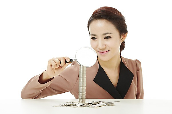 포토 JPG 스튜디오촬영 여자 캠페인 돈 비즈니스 실내 한명 미소 웃음 누끼 사람 동양인 상반신 20대 성인 금융 경제 동전 저축 한국인 직장인 비즈니스우먼 절약 공익캠페인 사회이슈 여자만 여자한명만 성인여자만 청년만 청년여자만 성인한명만 청년여자한명만 성인여자한명만 성인만 국내포토 직업 1 컨셉 표정 인종 청년 내부 재산 파일형식