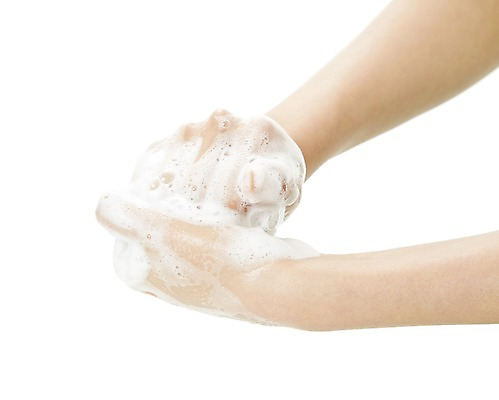 포토 JPG 스튜디오촬영 손 캠페인 실내 한명 누끼 사람 손짓 신체부위 청결 거품 공익캠페인 씻기 손씻기 비누거품 코로나바이러스 국내포토 1 모션 내부 바이러스 위생 파일형식